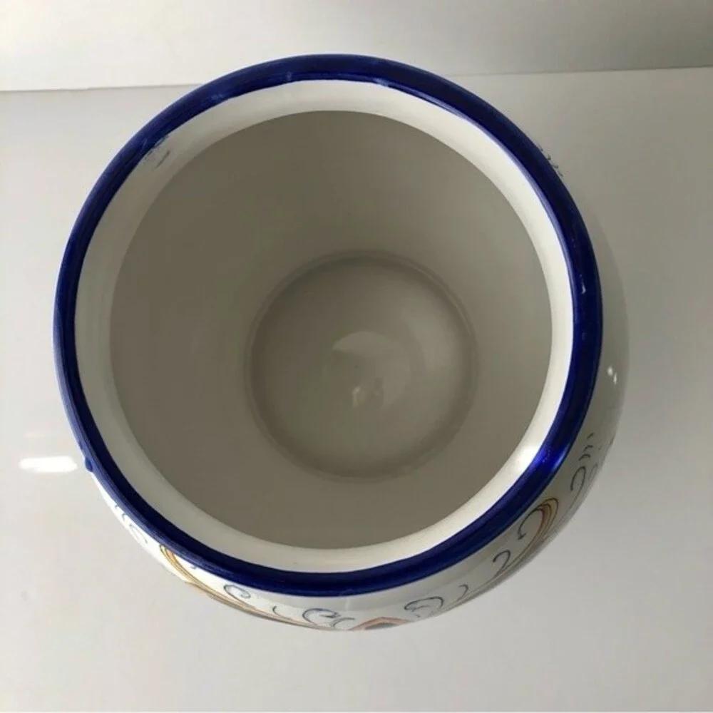 TUSCANY VASE DECORATIVE WITH LID 11.5'' TALL WHITE/BLUE MULTICOLOR MADE IN CHINA
